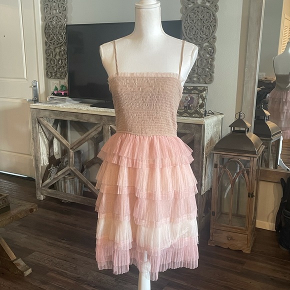Storia Dresses & Skirts - Literally sex in the city vibes